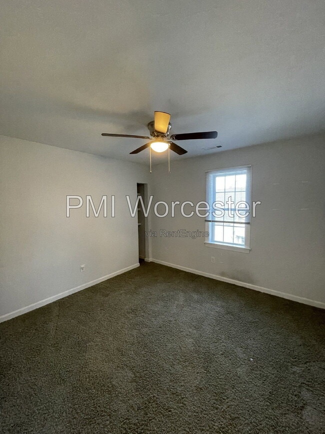 Building Photo - 14 Edgemere Blvd