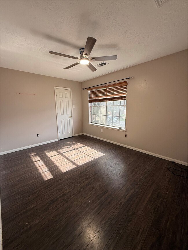 Building Photo - 20823 Camphor Tree Dr