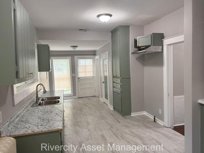 Building Photo - Midtown Masterpiece!!! Move-In Ready!!!!!