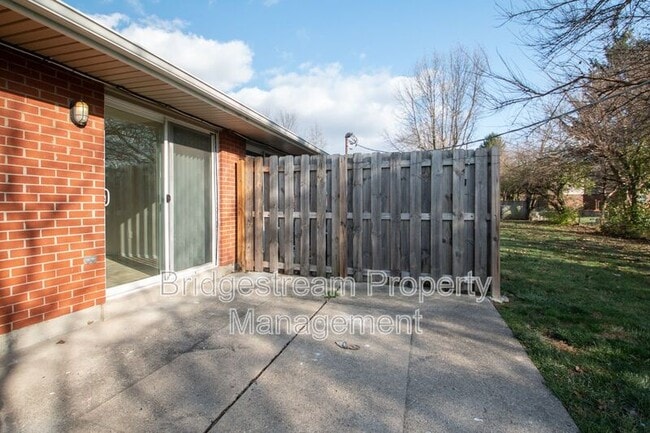 Building Photo - 4948 Leeper St