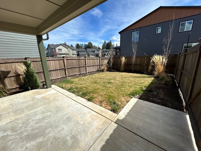 Building Photo - 20211 Glen Vista Rd