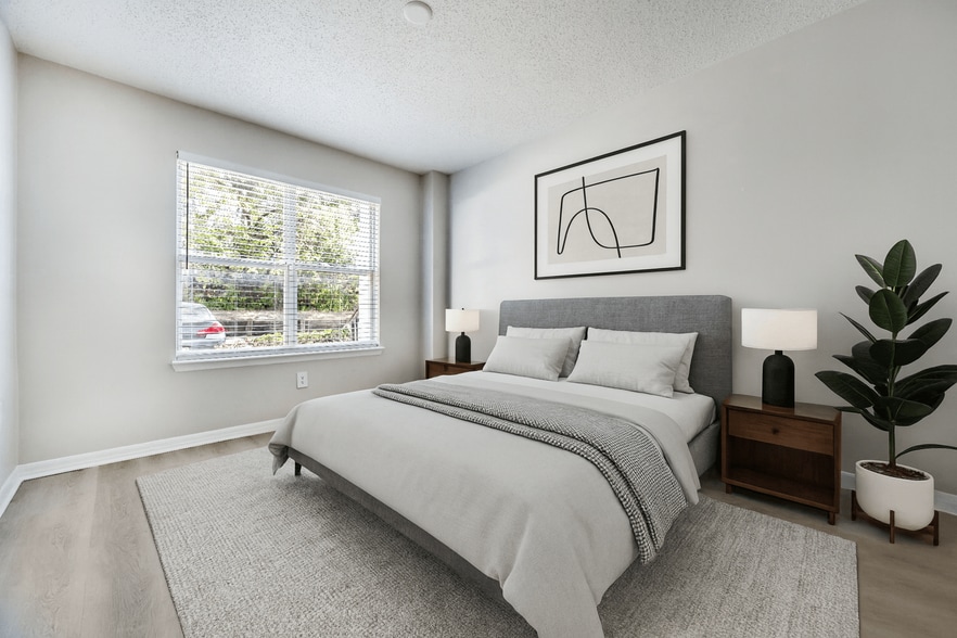 Building Photo - The Park at Valenza