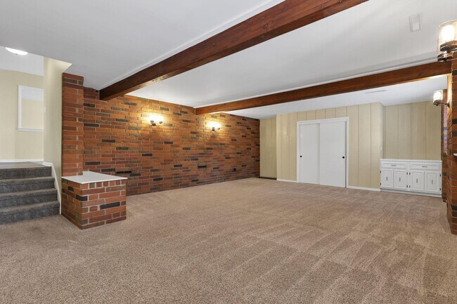 Building Photo - 2844 Wildwood Rd