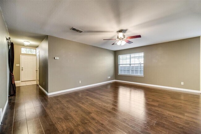 Building Photo - 509 Joyce Way