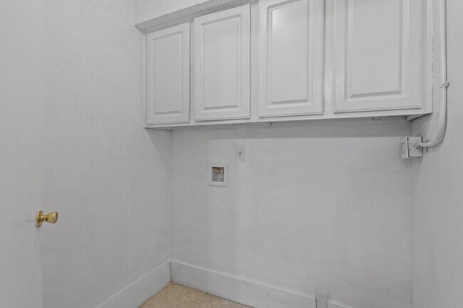 Building Photo - 11002 Hammerly Blvd