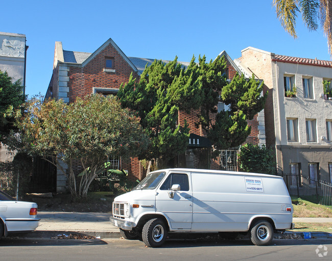 Building Photo - Burton Manor Apartments