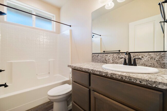 Building Photo - Discover your dream rental just minutes off the Skyway in beautiful Paradise