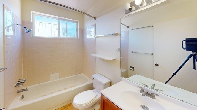 Building Photo - Gardeners dream