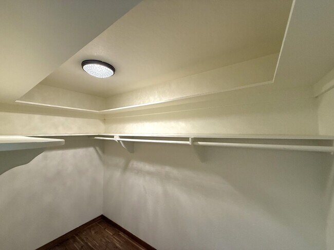 Building Photo - SPACIOUS 3BR/3BA NOVATO HOME WITH FLEXIBLE FLOORPLAN, LARGE FAMILY ROOM AND BONUS AREAS, GREAT OU...