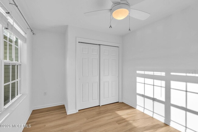 Building Photo - 40 Thistledown St