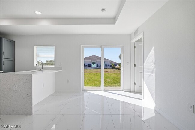 Building Photo - 418 Pinehurst Ave