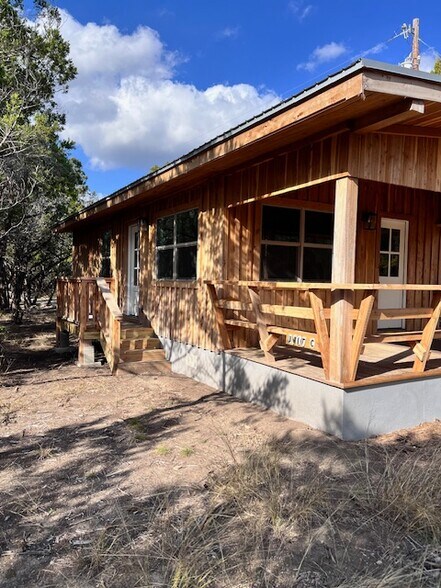 Front porch with built-in bench and side porch - 1565 Pump Station Rd