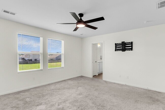 Building Photo - 424 Pender Woods Dr