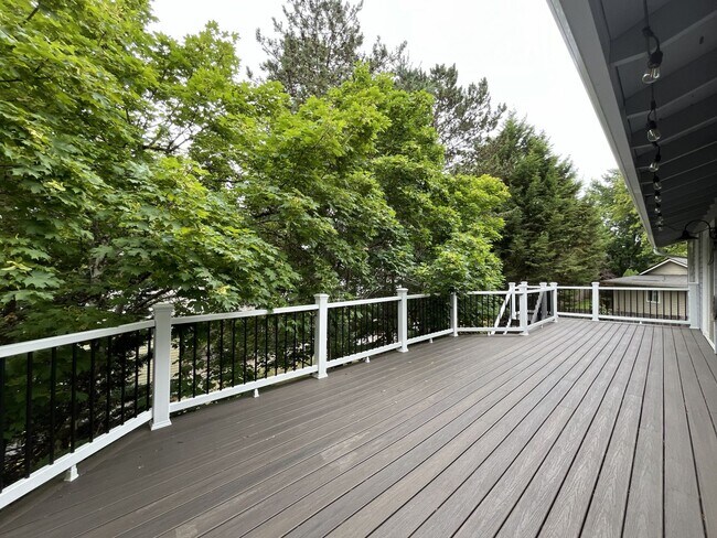 Building Photo - Three-Bedroom Home Near Nike Campus with Bonus Room, Large Deck & Two-Car Garage
