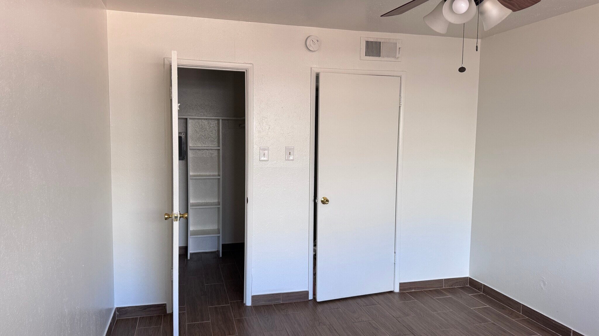 Building Photo - 8057 Meadow Rd