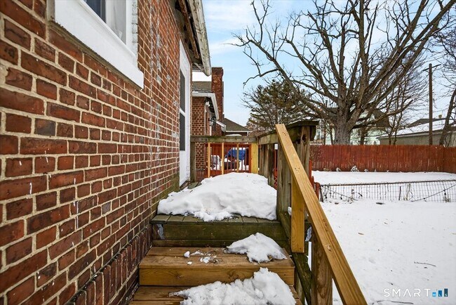 Building Photo - 408 East Ave