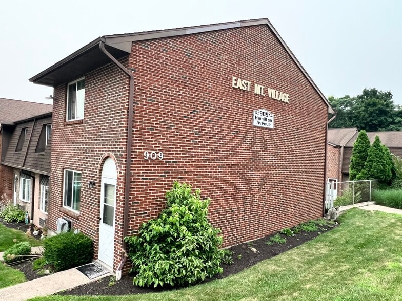 Building Photo - 909 Hamilton Ave