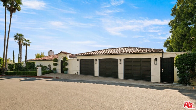 Building Photo - 1381 Summitridge Dr