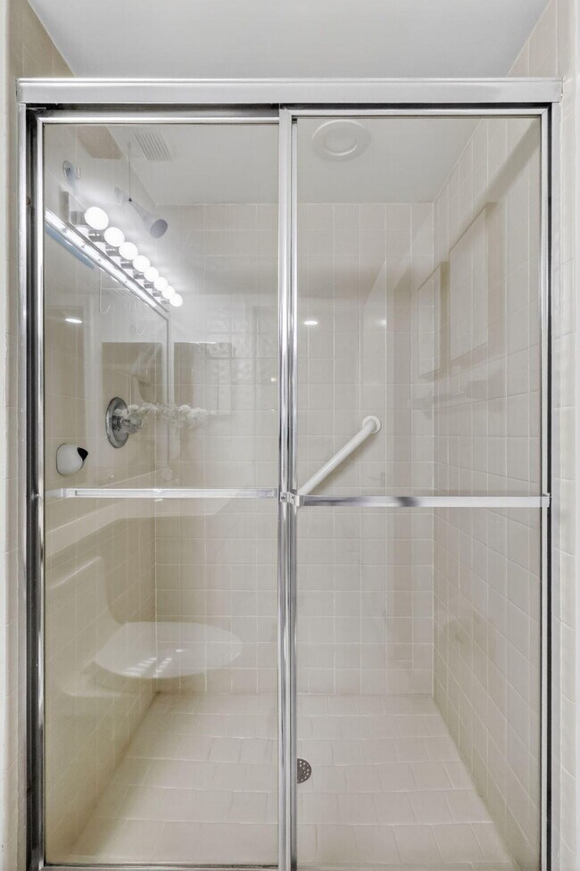 Building Photo - 15314 Strathearn Dr