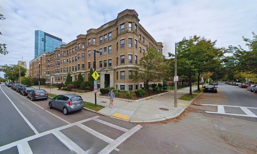 Building Photo - 185 Park St