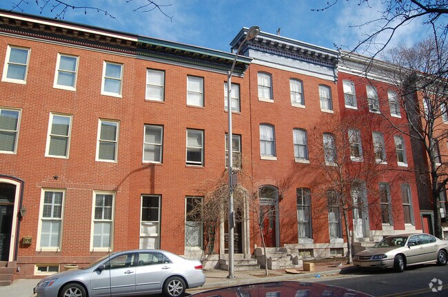 Building Photo - 2204 E Pratt St