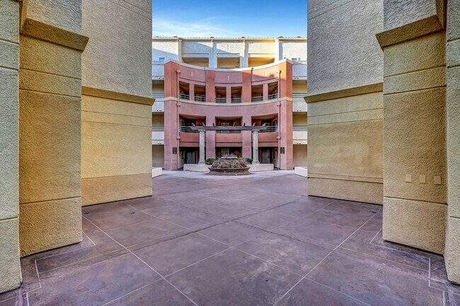 Building Photo - 210 E Flamingo Rd