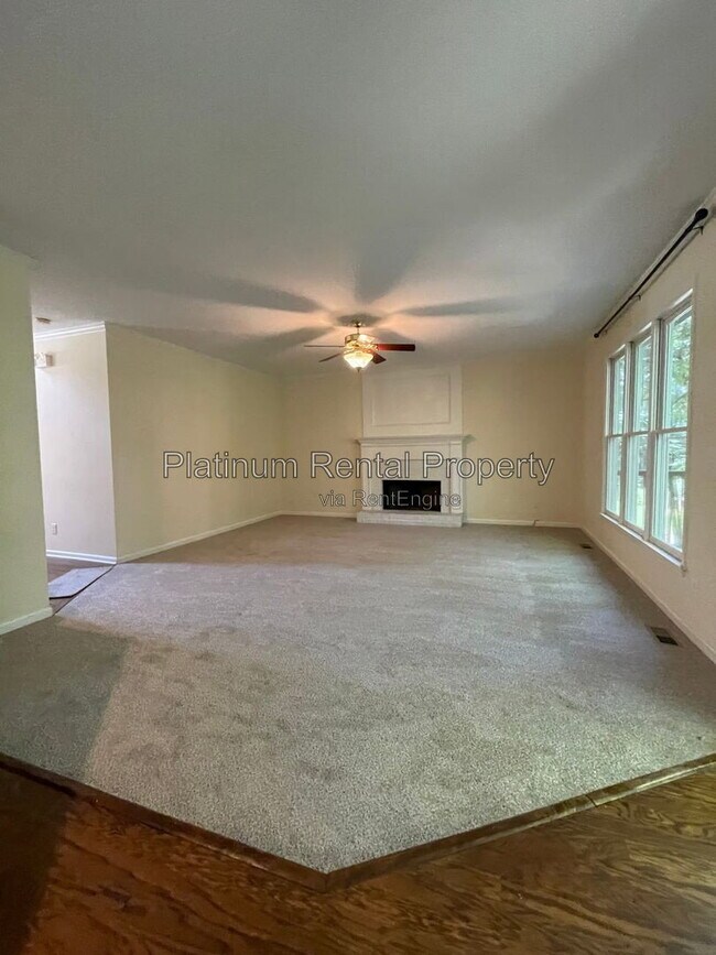 Building Photo - 7115 Red Fox Ln