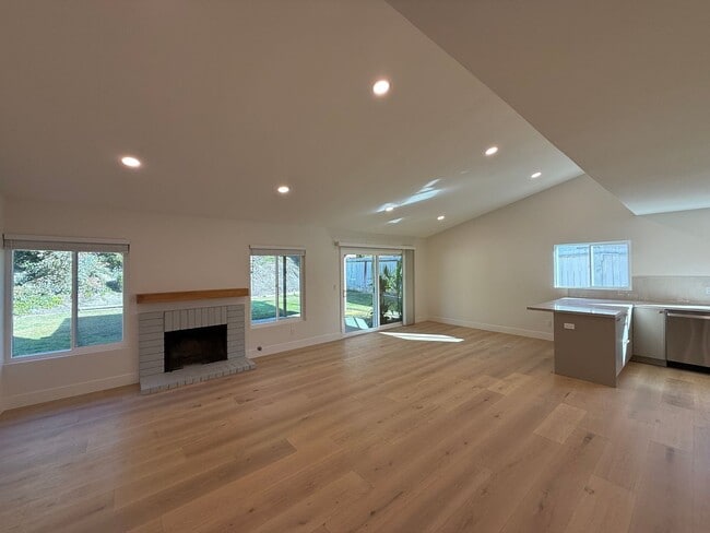 Building Photo - Newly remodeled 3B/2BA Home in Rancho Ponderosa!