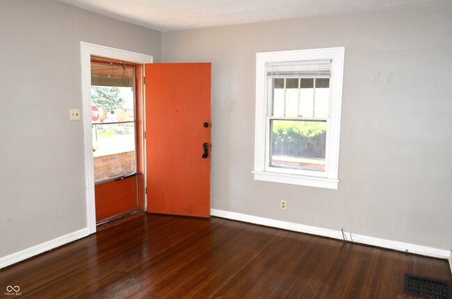 Building Photo - 1302 Shannon Ave