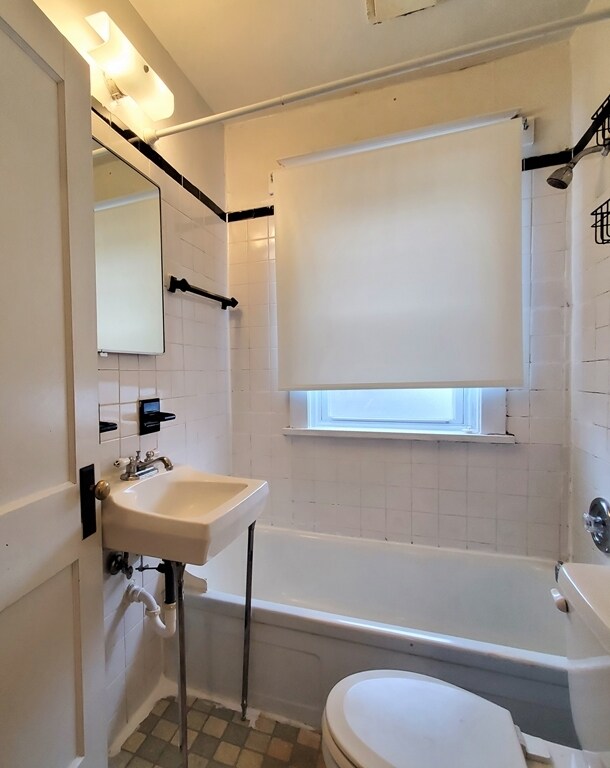 Building Photo - 100 Mary St