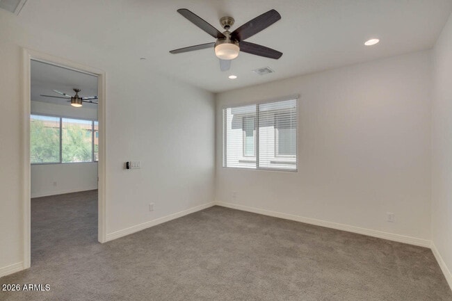 Building Photo - 7332 E Vista Bonita Dr