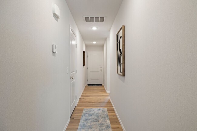 Building Photo - Newly built 3 bedroom duplex-Westbury Gardens!