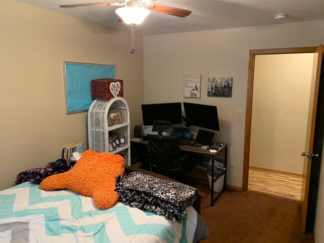 Building Photo - 854 8th Ave S