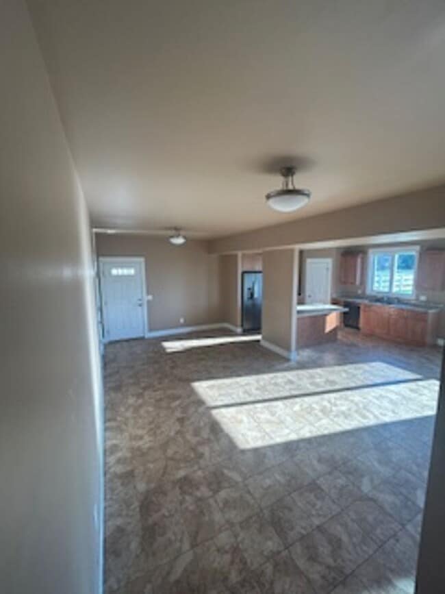 Building Photo - Rare Horse Property in Billings Heights – ...