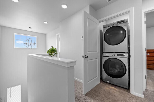 Building Photo - 5324 Remington Dr