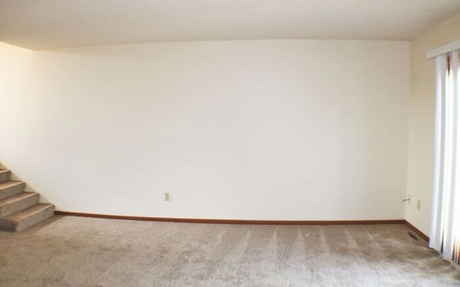 Building Photo - $1,375 | 3 Bedroom, 2.5 Bathroom Town Home...