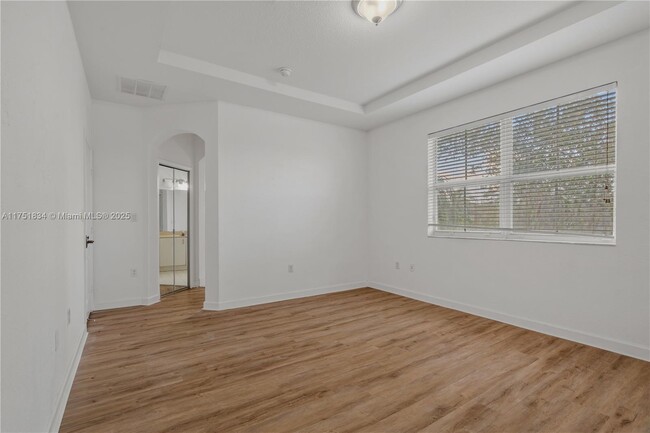 Building Photo - 10940 NW 87th Ln