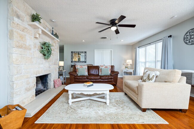 Building Photo - 212 N Magdalen St