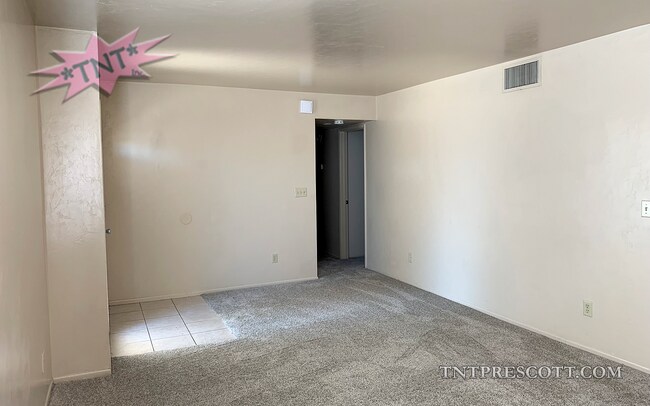 Building Photo - Villas at the Ridge Condo