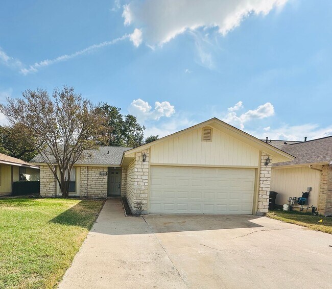 Building Photo - MOVE IN SPECIAL!!! - Updated 3-Bed Home wi...