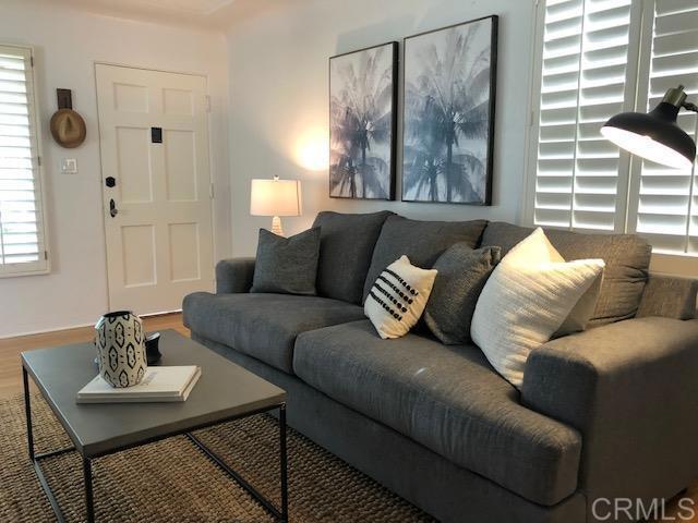 Building Photo - 2252 Etiwanda St