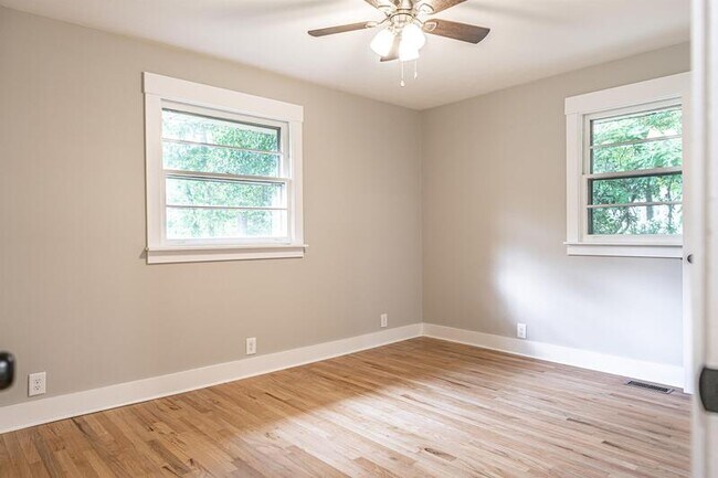 Building Photo - 440 W Maine Ave