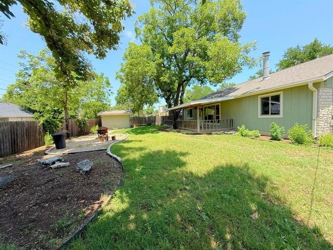 Building Photo - 2631 Oak Meadow Dr