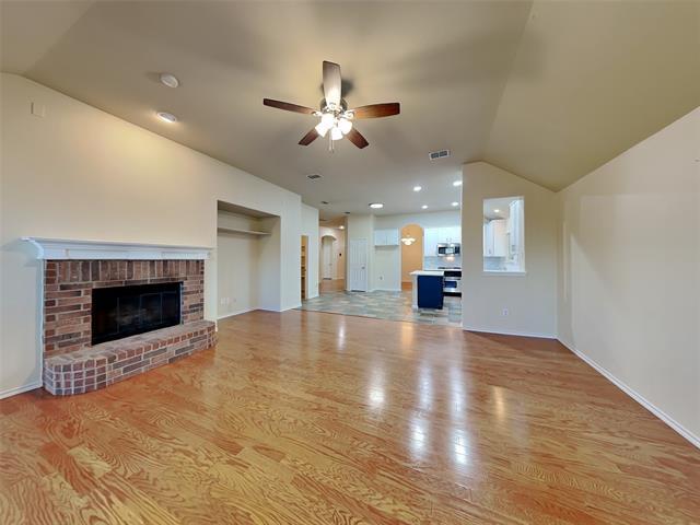 Building Photo - 1032 Bending Oak Dr