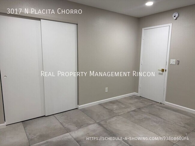 Building Photo - 3017 Placita Chorro