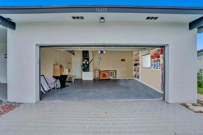 Building Photo - 16610 Royal Poinciana Ct