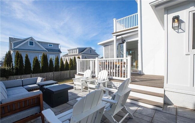 Building Photo - 19-21 Crest St