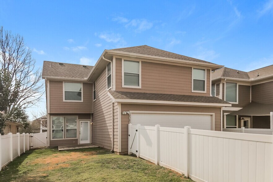 Building Photo - 10345 Nantucket Dr