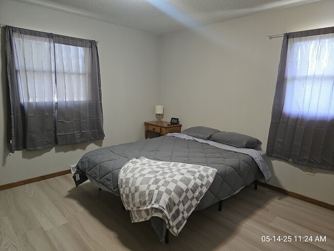 Building Photo - 220 8th St NE