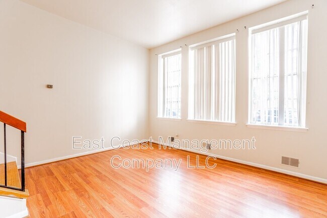 Building Photo - 1502 E Baltimore St